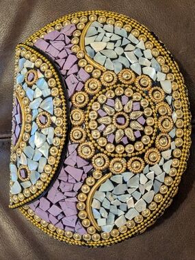 Ramla Embellished Mosaic Round Clutch - Lavender & White Shell